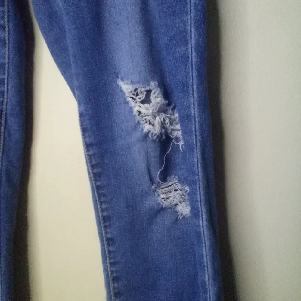Articles Of Society Jeans 29 Women Cropped Raw Hem Distressed Blue